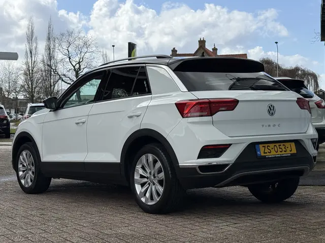 Volkswagen T-Roc 1.0 TSI Style. | PANO | CAMERA | NAVI | FULL LED | NETTE AUTO |