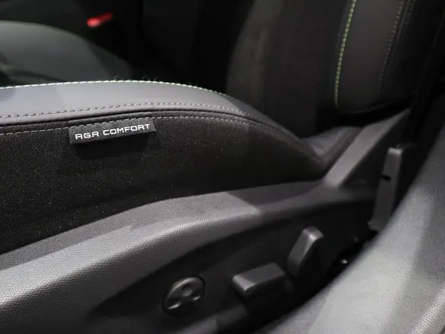 Peugeot e-308