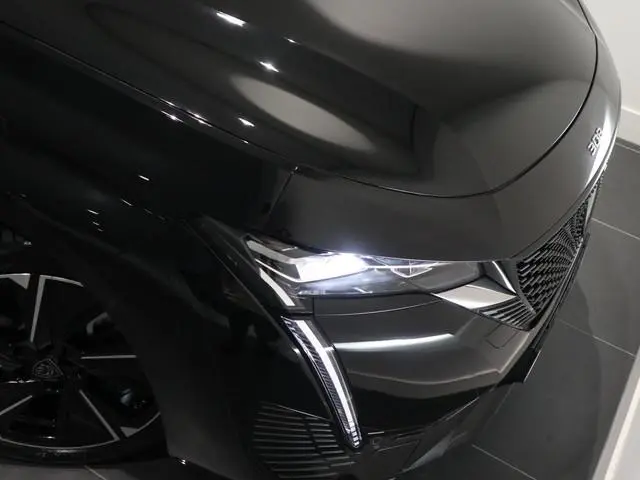 Peugeot e-308