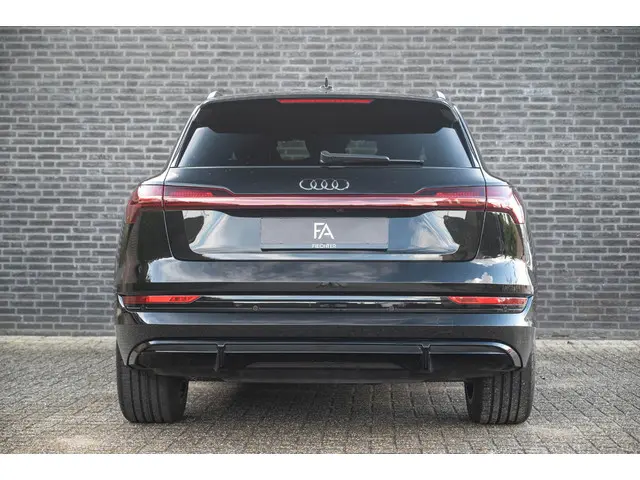 Audi e-tron 50 quattro S Line Black Edition 71 Kwh