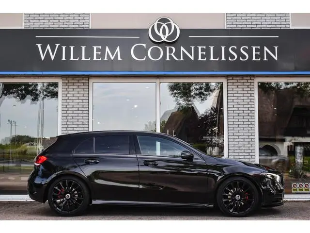 Mercedes-Benz A-klasse 200 AMG Pakket Sfeer Camera Stoelverwarming Xenon/LED 18"LMV Mercedes-Benz A-...