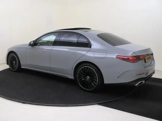 Mercedes-Benz E-klasse 300 e AMG Line / Premium Plus/ Panoramadak/ SUPERSCREEN/  20 inch/ Night/ Bur...