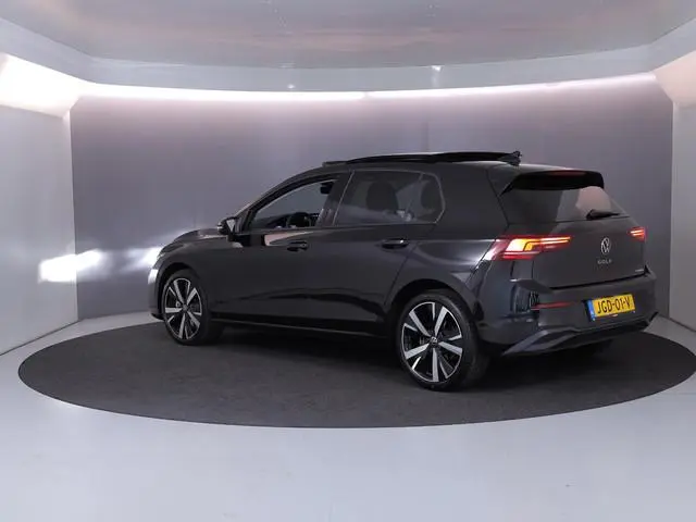 Volkswagen Golf 1.5 eHybrid Life Edition 204 pk Automaat (DSG) | Verlengde garantie | Navigatie via...