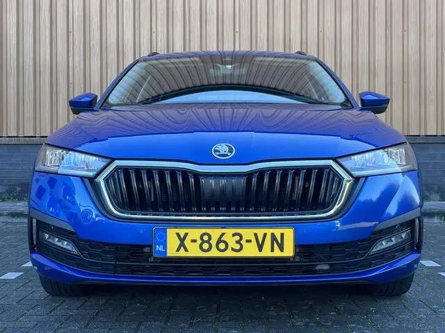 ŠKODA Octavia Combi 1.5 e-TSI Business Edition | Keyless Go/Entry | Apple Carplay | Cruise Control |...