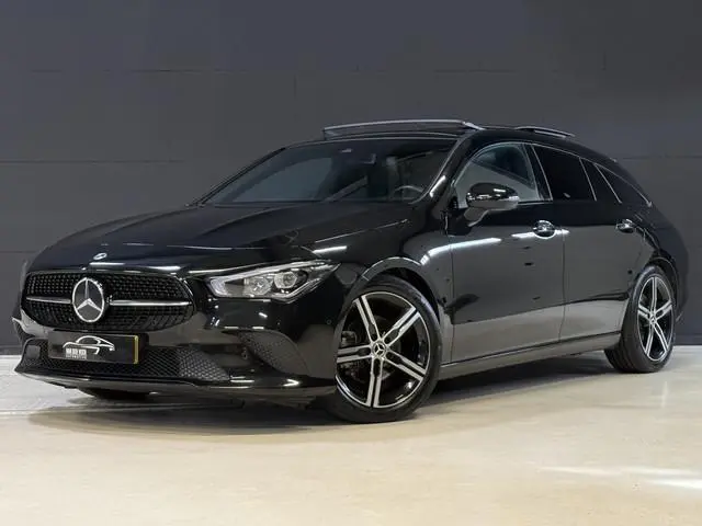Mercedes-Benz CLA-klasse Shooting Brake 180 Luxury Line | Panoramadak | Leder | Camera | Sfeerverlic...