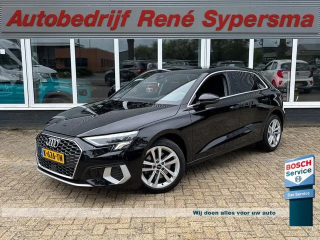 Audi A3 Sportback 30 TFSI Business edition | Sportstoelen | Stoelverwarming | Apple Carplay | Matrix...