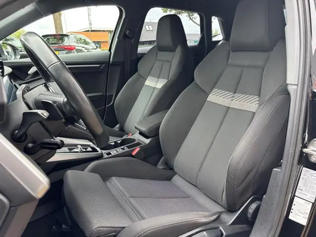 Audi A3 Sportback 30 TFSI Business edition | Sportstoelen | Stoelverwarming | Apple Carplay | Matrix...