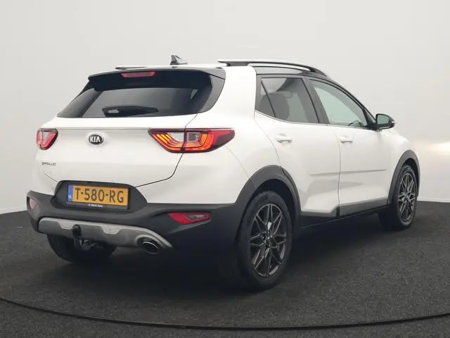 Kia Stonic 1.0 T-GDi Black Edition 99pk Handgeschakeld | Trekhaak Afn. | Camera | Apple Carplay | Cr...