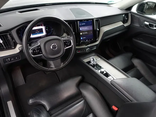 Volvo XC60 2.0 T6 Plug-in hybrid AWD Inscription- Facelift, Harman Kardon, Panoramadak, Head Up, Ele...