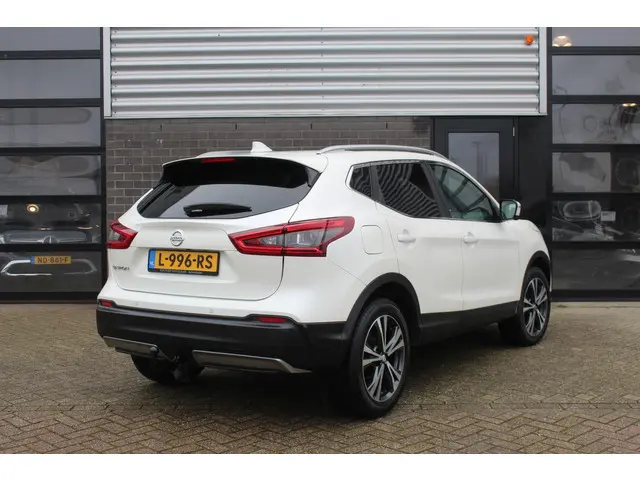 Nissan Qashqai 1.3 DIG-T N-Connecta / Carplay / 360 Camera / Panoramadak