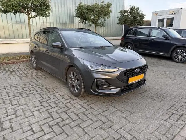 Ford Focus Wagon 1.0 ECOBOOST HYBRID ST LINE X AUT. Navi | Stuur + Stoelverwarming | 4-seiz. banden!