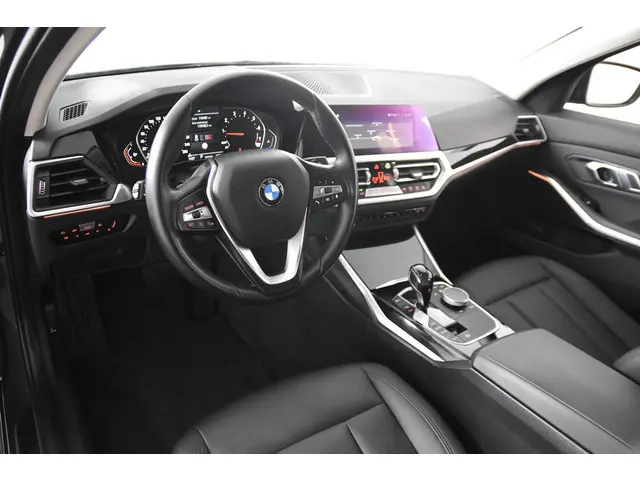 BMW 3-serie Touring 318i *1ste Eigenaar*Navigatie*Leer*Carplay*