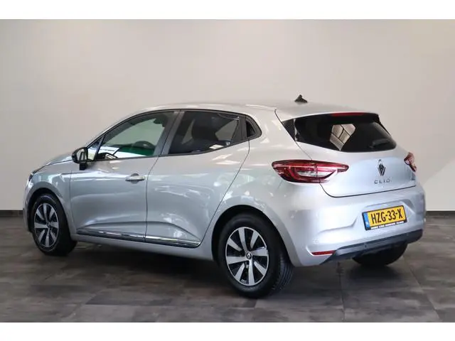 Renault Clio 1.6 E-Tech Hybrid 145 Evolution Navigatie Full-led PDC 24 Maanden garantie* (Vraag naar...