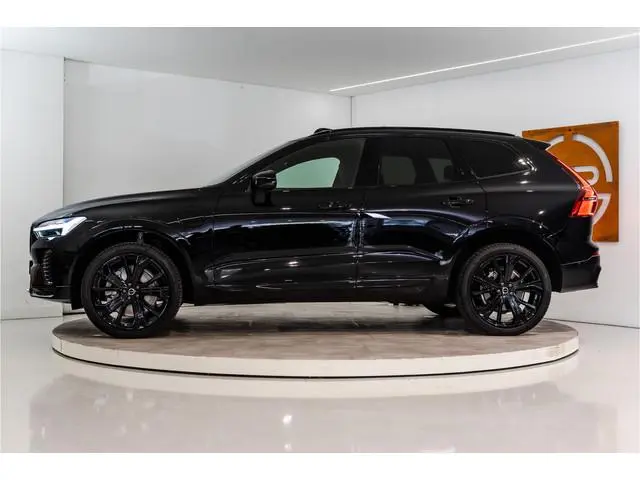 Volvo XC60 2.0 T6 Plug-in hybrid AWD Ultra Black Edition | NL AUTO GLOEDNIEUW | 5 Jaar Garantie | FO...