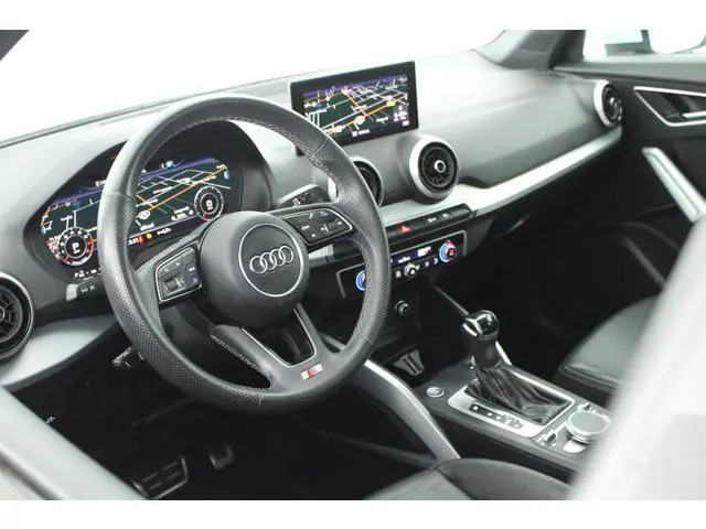 Audi Q2 35 TFSI 150pk S Edition Panoramadak Keyless Virtual Cockpit LED Koplampen S-Line