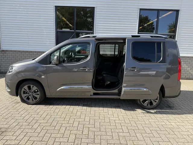 Toyota PROACE CITY Verso 1.2 Turbo 130pk Active Long 7 persoons / rolstoel lift / vaste prijs rijkla...