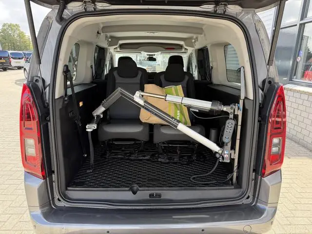 Toyota pro-ace