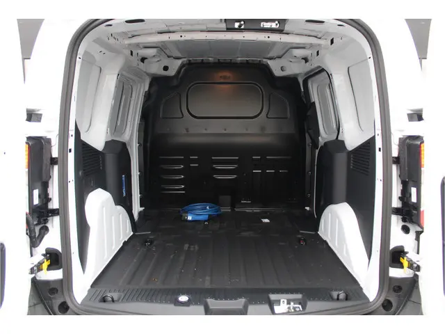 Ford E-Transit Courier