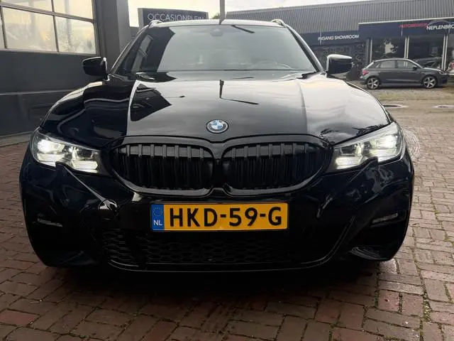 BMW 3-serie Touring 330e Business Edition Plus Bj 2022 292PK | M-pakket | Full led | Carplay | Trekh...