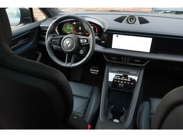 Porsche Macan Turbo 100 kWh | SOH 99% | Pano | 360° Camera | Warmtepomp | Sport Chrono