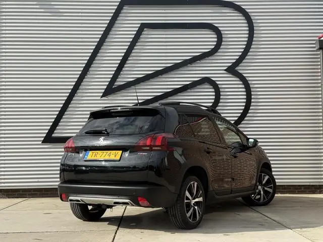 Peugeot 2008 1.2 PureTech GT-line Navi|Pano|Trekhaak|Camera|Carplay|Cruise|Clima|PDC|Stoelverwarming...
