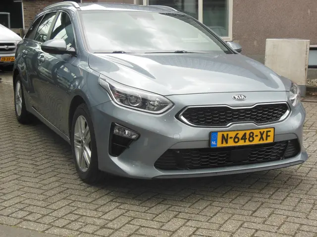 Kia Ceed Sportswagon 1.0 T-GDi DynamicPlusLine Staat in De Krim