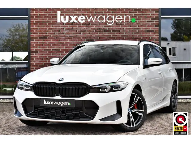 BMW 3-serie Touring 320e M-Sport Shadowline Leder 18inch BTW-auto