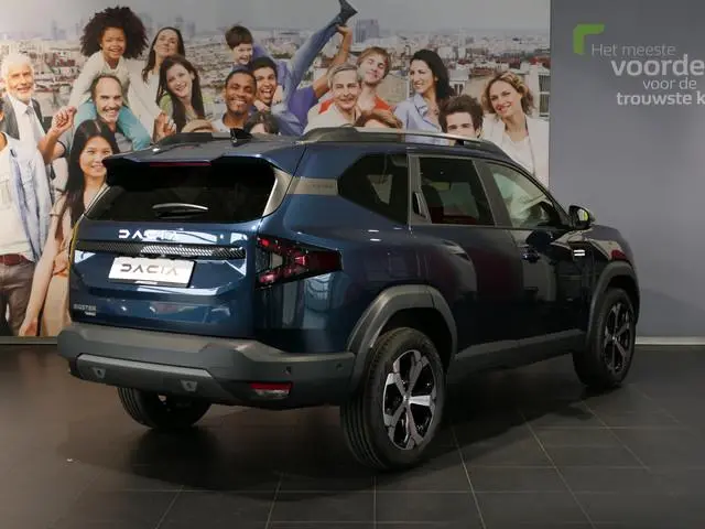 Dacia Bigster 1.8 Hybrid 155 Journey *NIEUW* - Occasion Lease vanaf €589 p/m - - Dodehoek - Sensor v...
