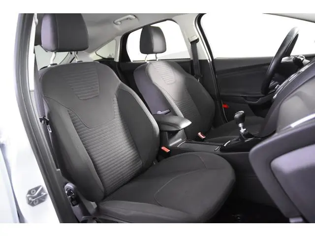 Ford Focus 1.5 Sport 150 pk *Navigatie*Stoelverwarming*PDC*