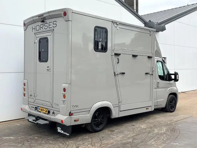 Citroën Jumper 2.2 130PK Paardenwagen Horsetrailer Pferdewagen Gietvloer WTV-opbouw Interieur- en ac...