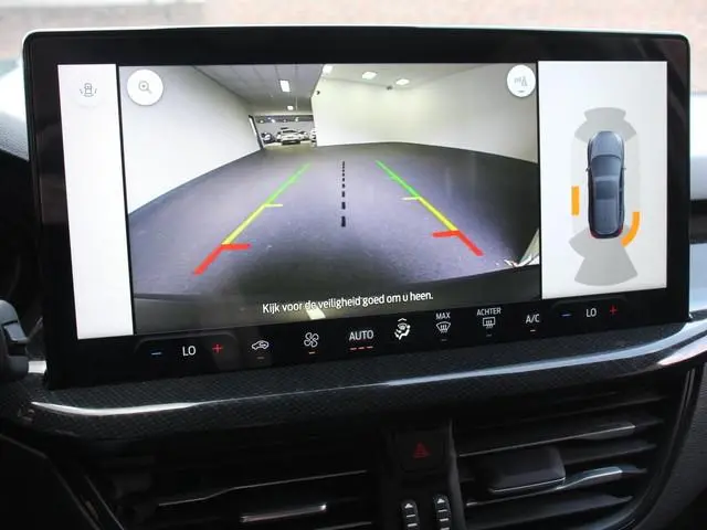 Ford Focus 1.0 Focus 125 PK HB ST-Line Automaat Navigatie Climate control cruise control Carplay LM...