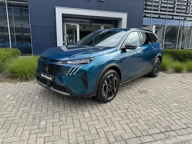 Peugeot e-5008