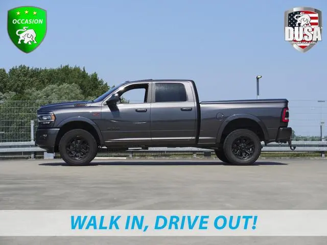 Dodge RAM 2500 Laramie | 6.4L HEMI | 4x4 | Crew cab | Luchtvering | Leder | 20 inch Fuel offroad Whe...