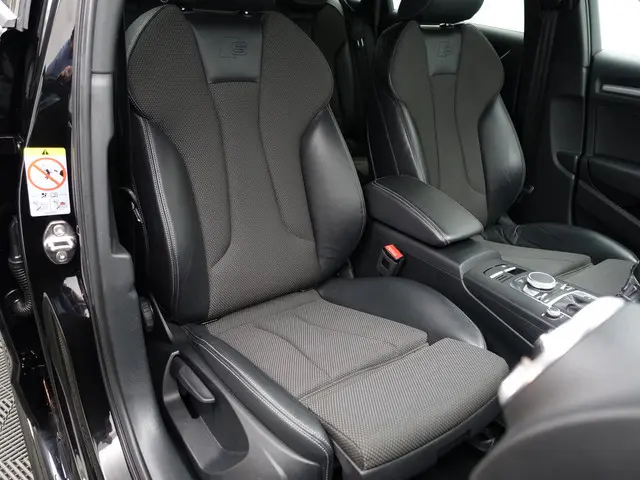 Audi A3 Sportback 35 TFSI 150pk S Line Black Optic Aut- Virtual Cockpit, Xenon Led, Ada Cruise, Stoe...