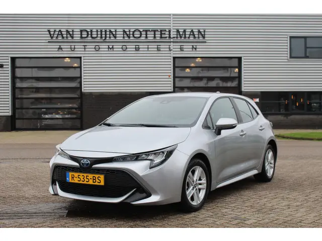 Toyota Corolla 1.8 Hybrid Active / Carplay / Camera / N.A.P.