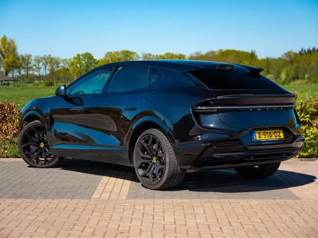 Lotus Eletre