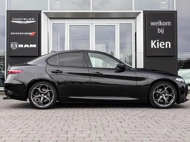Alfa Romeo Giulia 2.0 T Veloce Stoel & stuurverwarming | Highway Assist | Memory seats | Stoelverwar...
