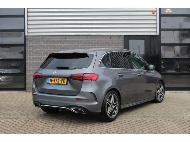 Mercedes-Benz B-klasse 180 Business Solution AMG / Carplay / Camera / N.A.P.