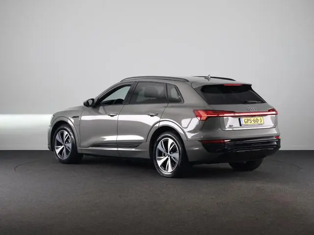 Audi Q8 e-tron 50 quattro Edition 95 kWh 340pk | SOH 96% | Lederen bekleding | | 20 inch lichtmetale...