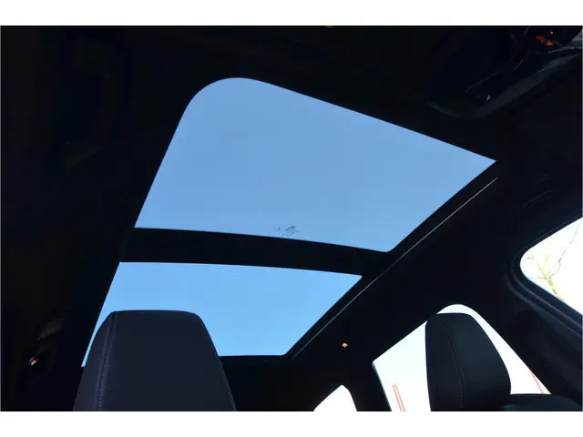 BMW iX1 xDrive30 67 kWh HUD, Leder, Pano, Harman Kardon