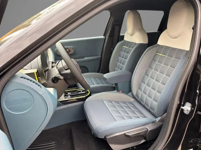 Fiat Grande Panda La Prima 7.4 kW 44 kWh | 2 + 6 jaar speciale garantie | Climate Control | parkeers...