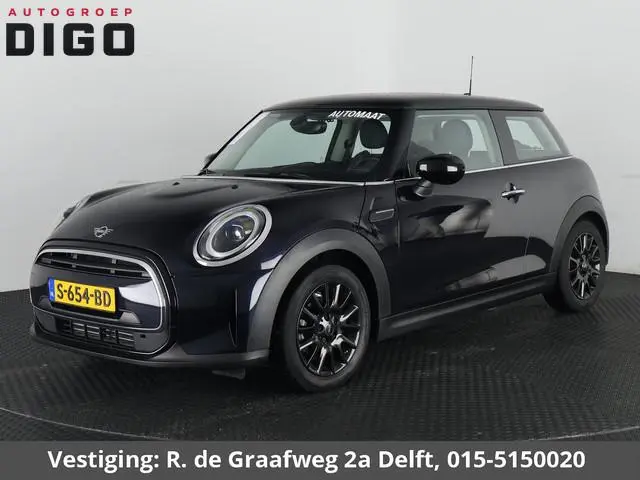 MINI 3-Deurs 1.5 Cooper Sports Classic Automaat | Apple Carplay & AndroidAUTO | Parkeersensoren | 1e...