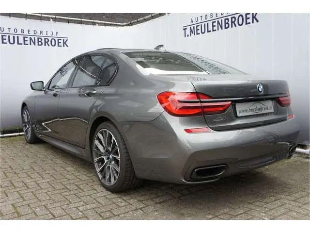BMW 7-serie 750i xDrive M sportpakket, camera rondom