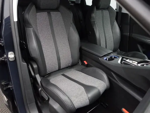 Peugeot 3008 1.2 PureTech Allure Aut- 360 Camera, Sfeerverlichting, Stoelverwarming, Xenon Led, Lane...