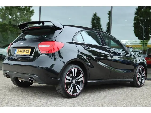 MERCEDES-BENZ A-KLASSE 180 AMBITION NAP | XENON | CRUISE | NAVI | PDC | LMV | URBAN PAKKET