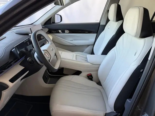 Geely E5