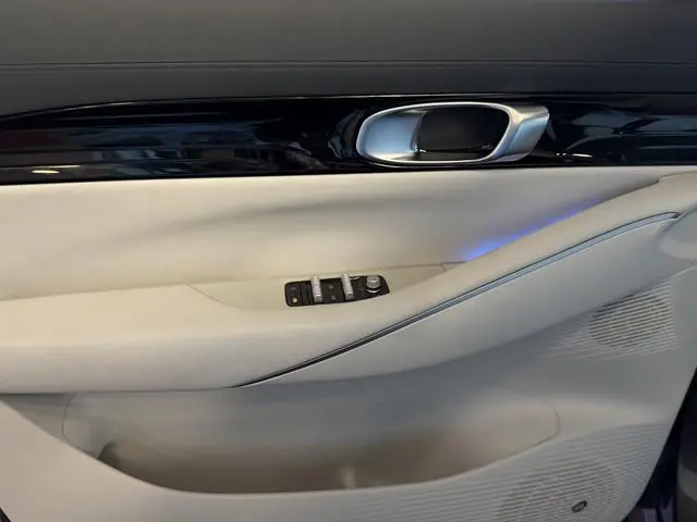 Geely E5