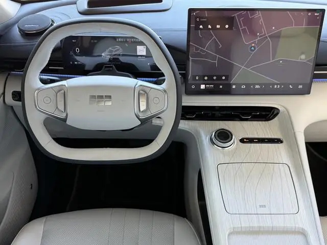 Geely E5