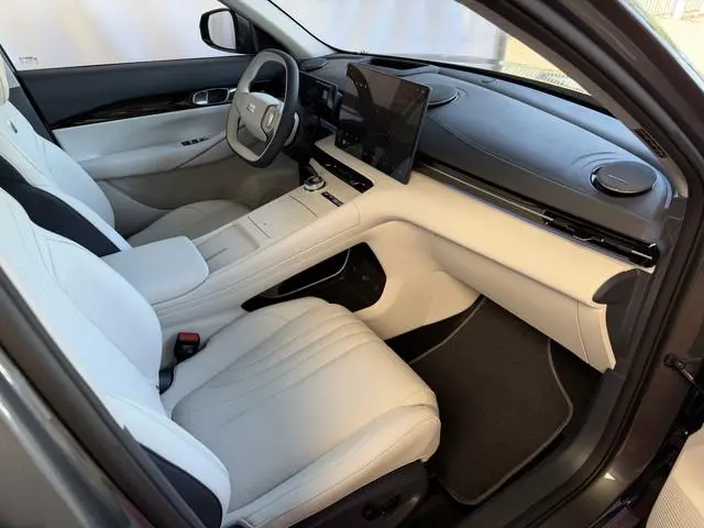 Geely E5