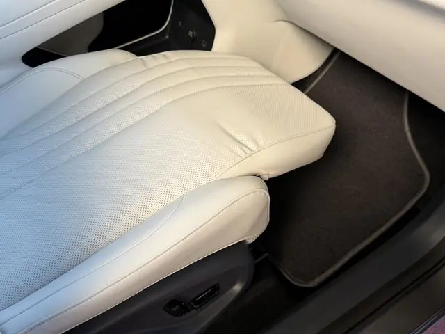 Geely E5